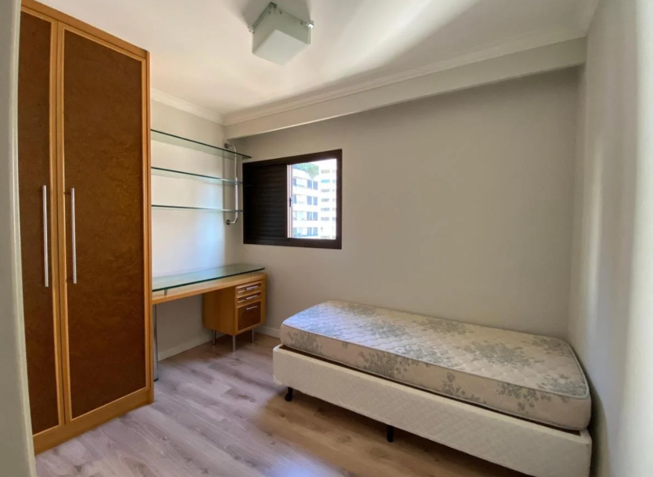 Apartamento à venda com 2 quartos, 75m² - Foto 4