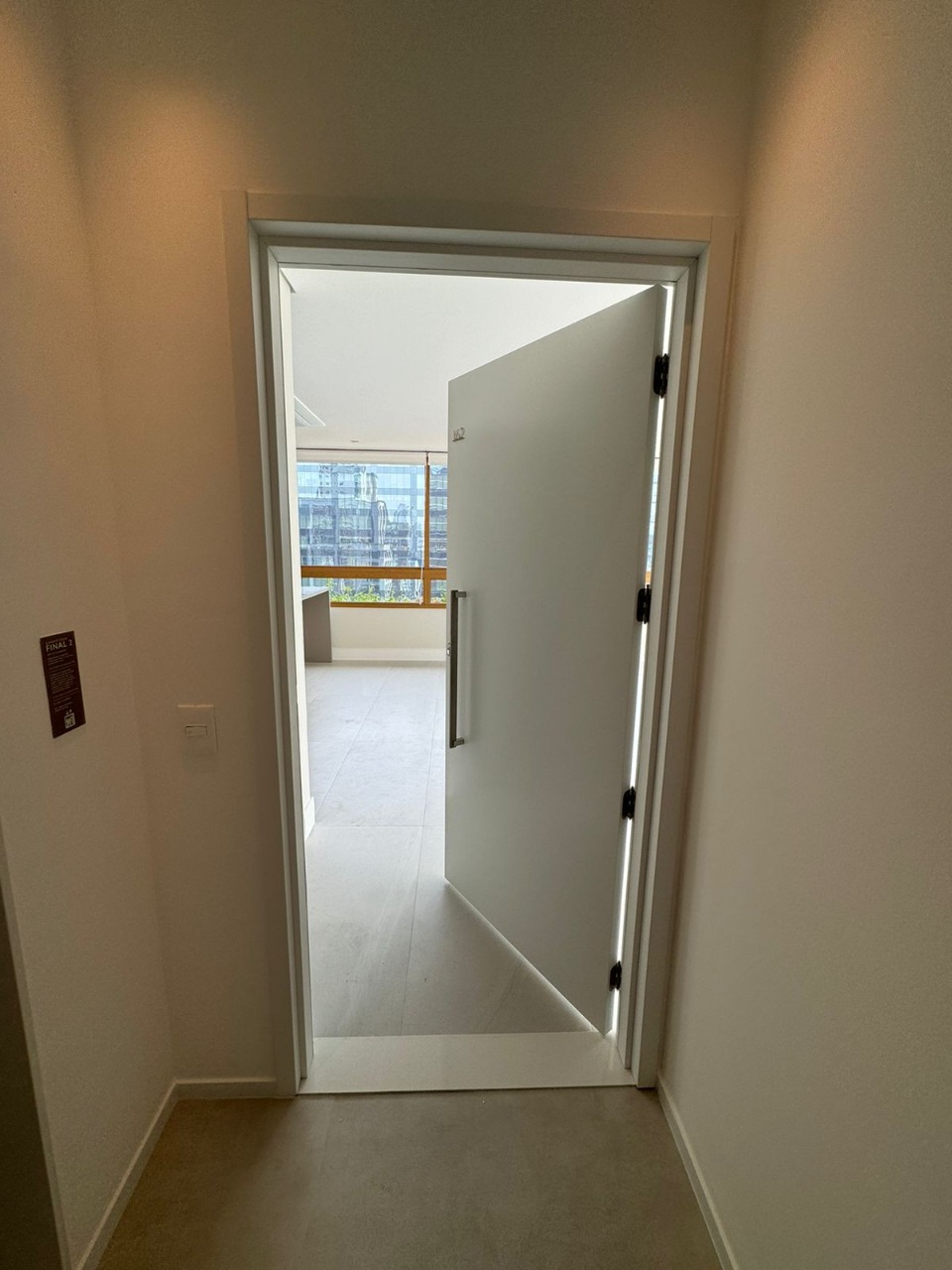 Apartamento para alugar com 3 quartos, 147m² - Foto 13