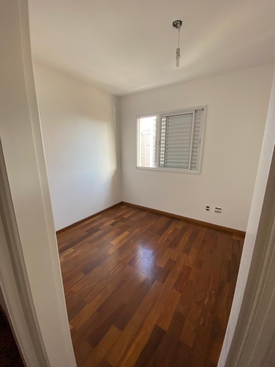 Apartamento à venda com 3 quartos, 105m² - Foto 2