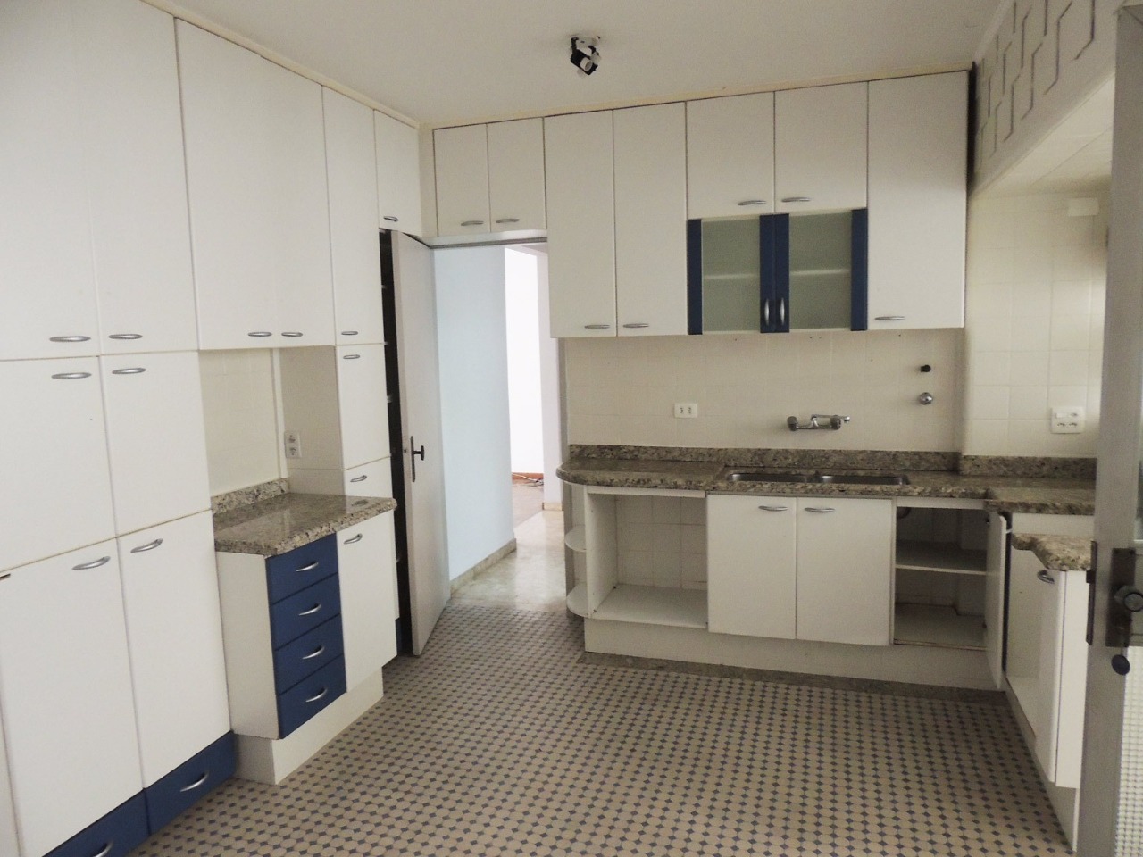 Apartamento à venda com 3 quartos, 186m² - Foto 25