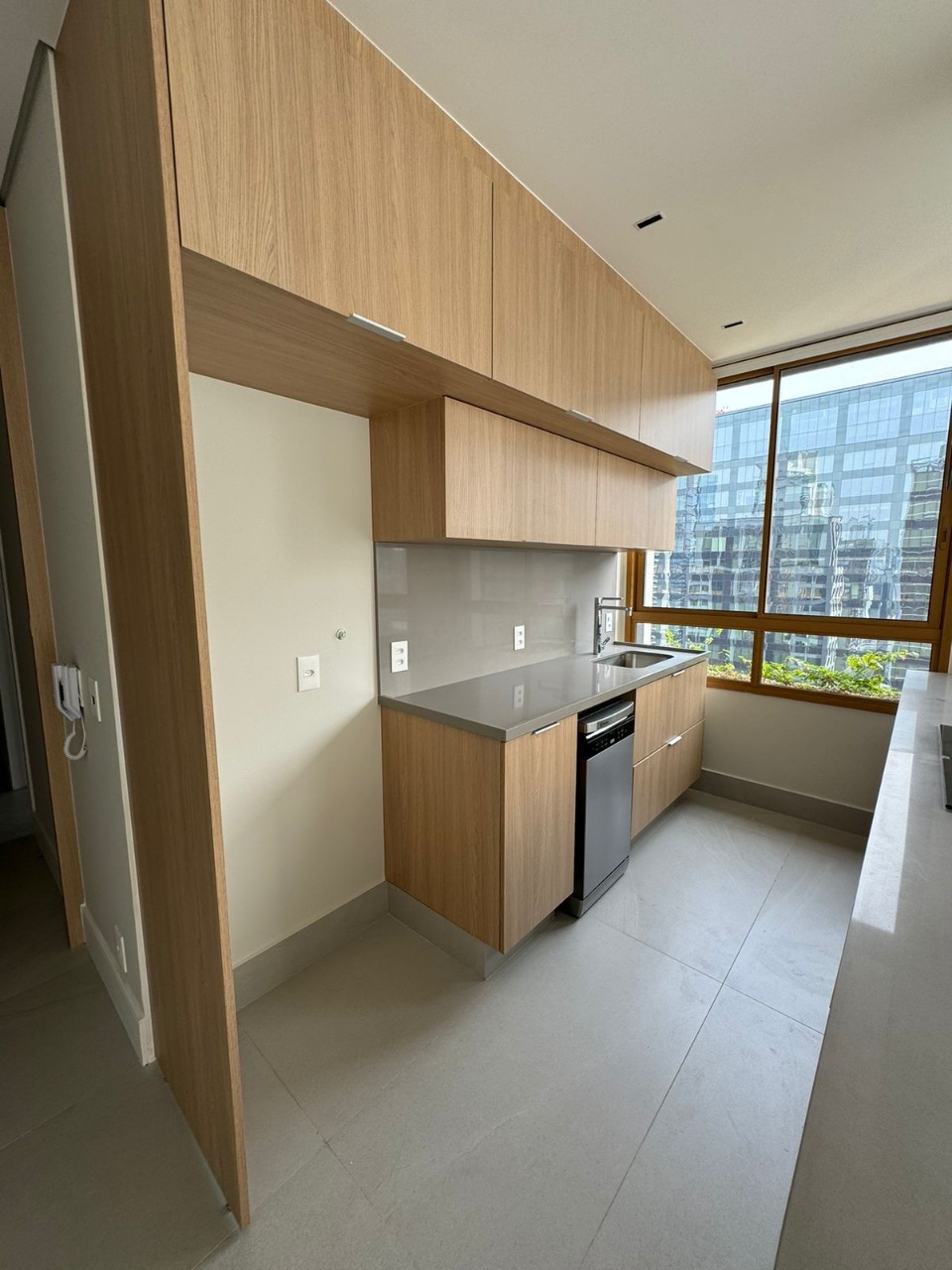 Apartamento para alugar com 3 quartos, 147m² - Foto 3