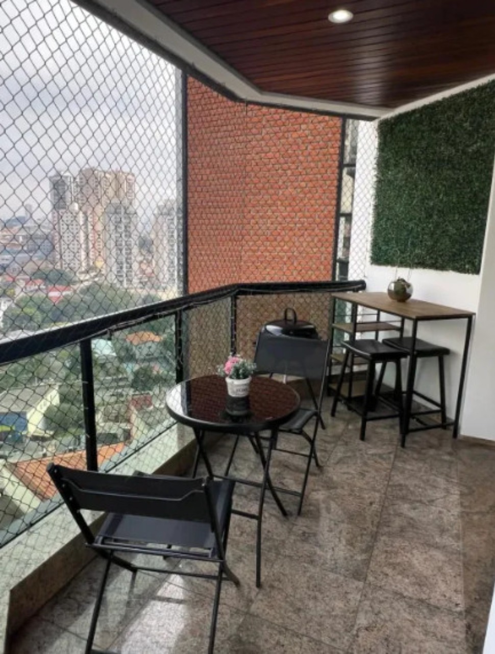 Apartamento à venda com 3 quartos, 160m² - Foto 2