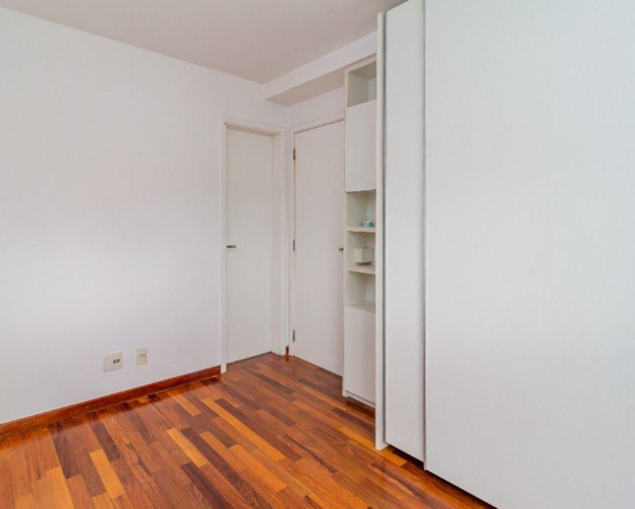 Apartamento à venda com 3 quartos, 136m² - Foto 4