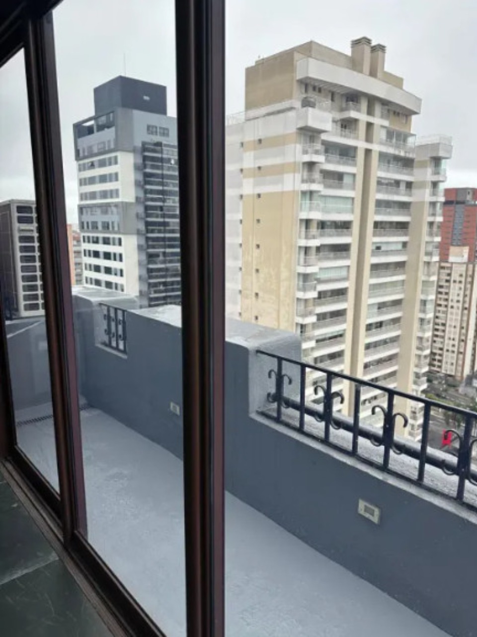 Cobertura à venda com 3 quartos, 240m² - Foto 2