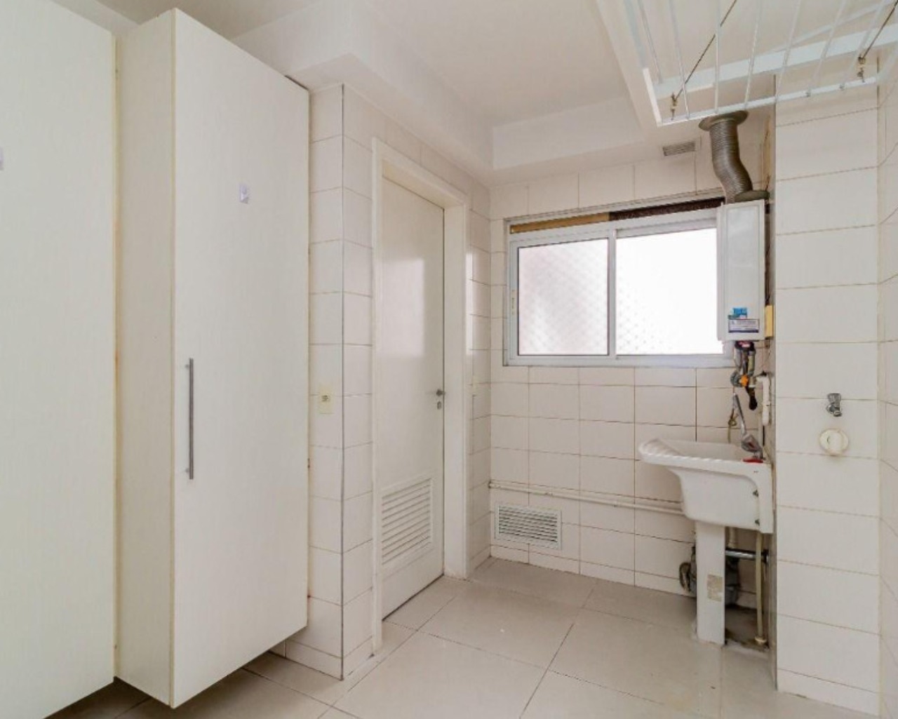 Apartamento à venda com 3 quartos, 136m² - Foto 11