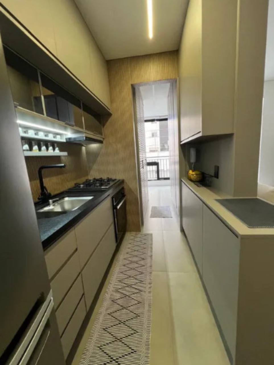 Apartamento à venda com 2 quartos, 62m² - Foto 2