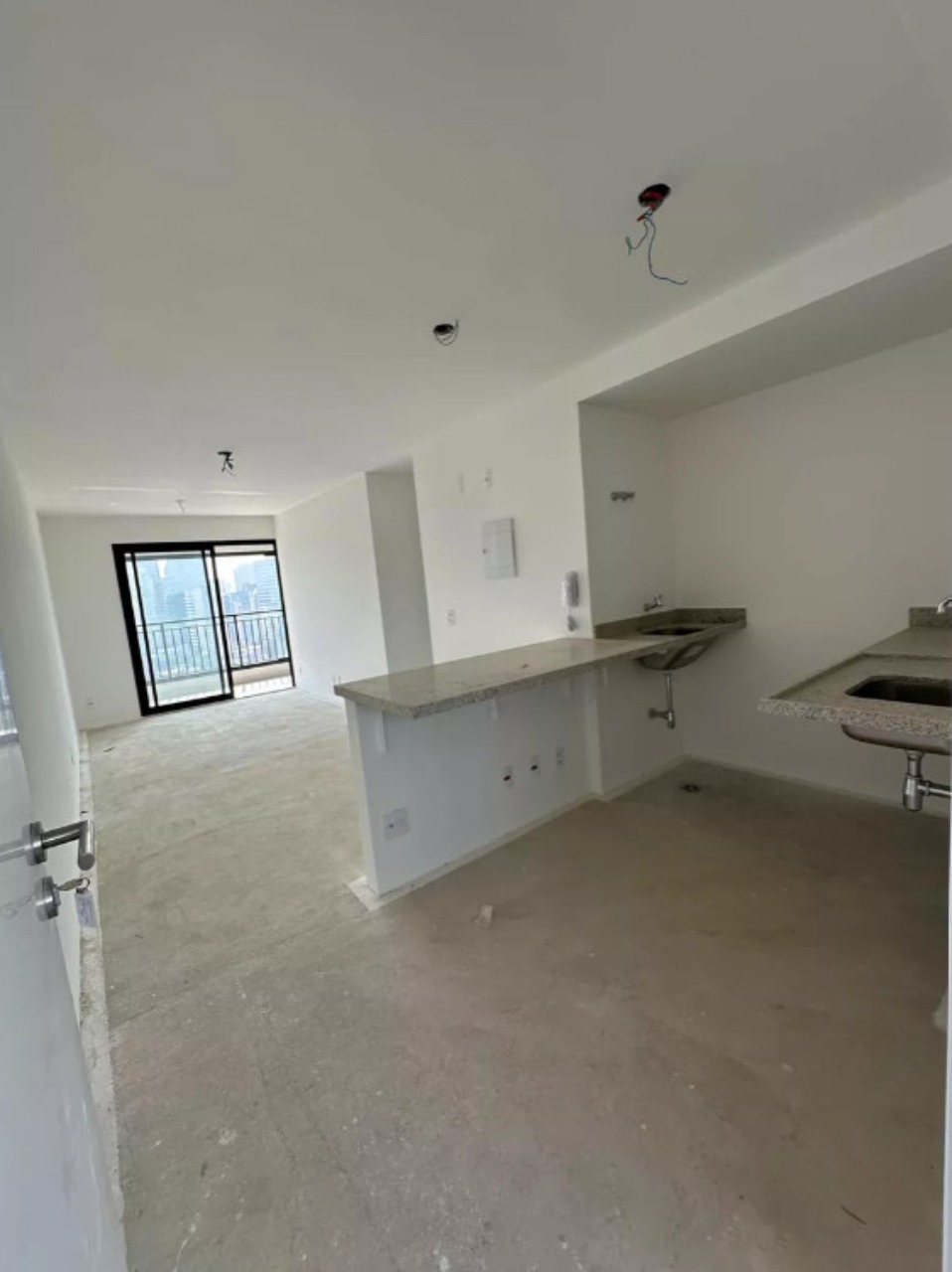 Apartamento à venda com 2 quartos, 68m² - Foto 1