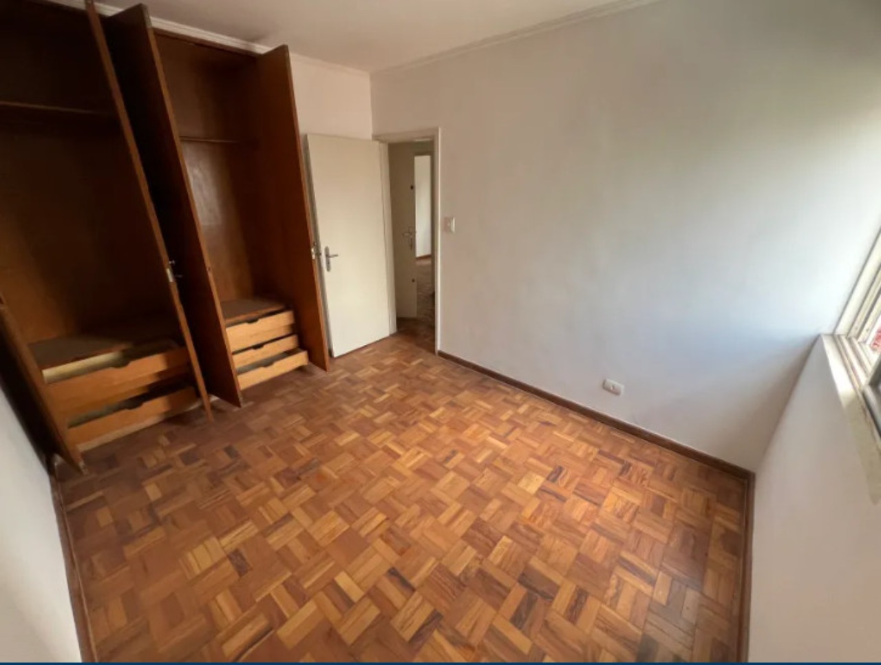 Apartamento à venda com 3 quartos, 85m² - Foto 2