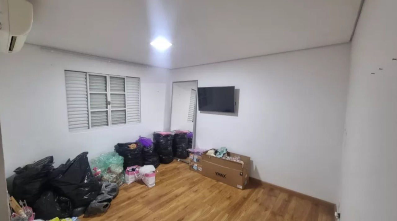 Casa à venda com 3 quartos, 128m² - Foto 3