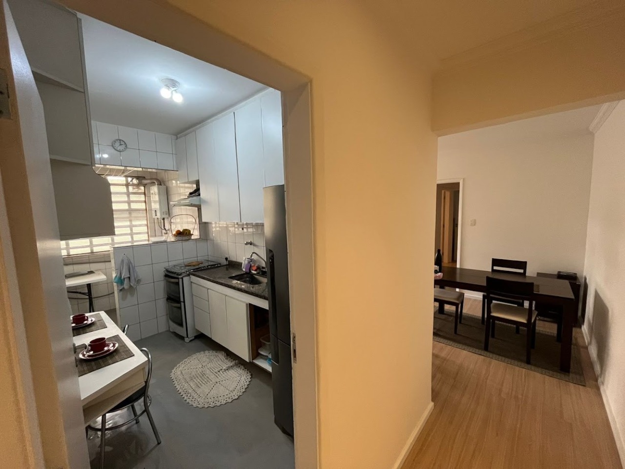 Apartamento à venda com 2 quartos, 100m² - Foto 2