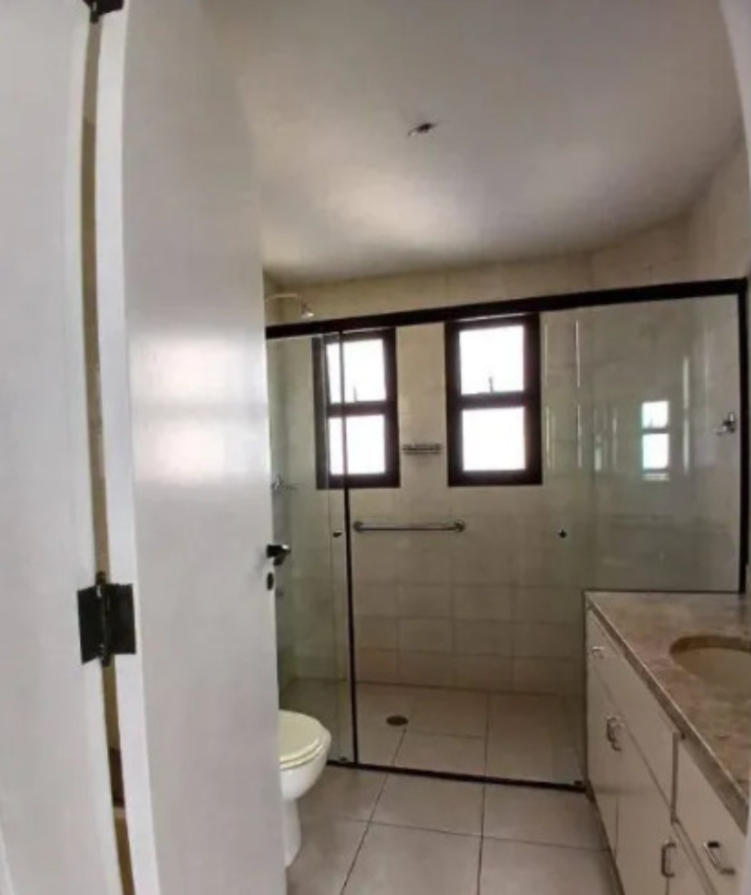 Apartamento à venda com 3 quartos, 177m² - Foto 2