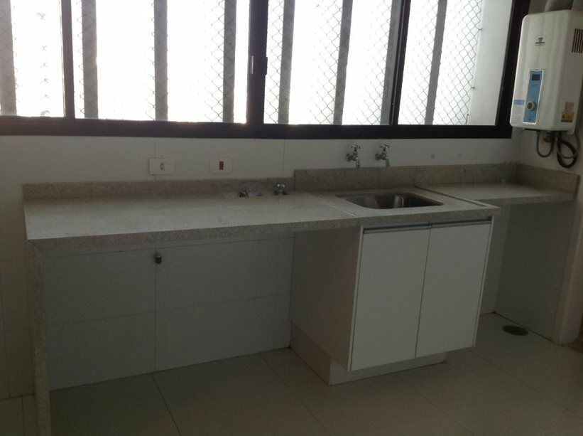 Apartamento para alugar com 4 quartos, 329m² - Foto 17