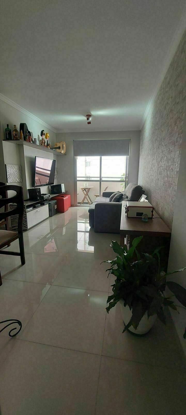 Apartamento à venda com 3 quartos, 81m² - Foto 2