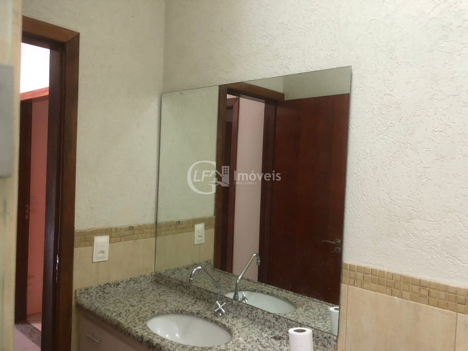 Casa à venda com 3 quartos, 150m² - Foto 2