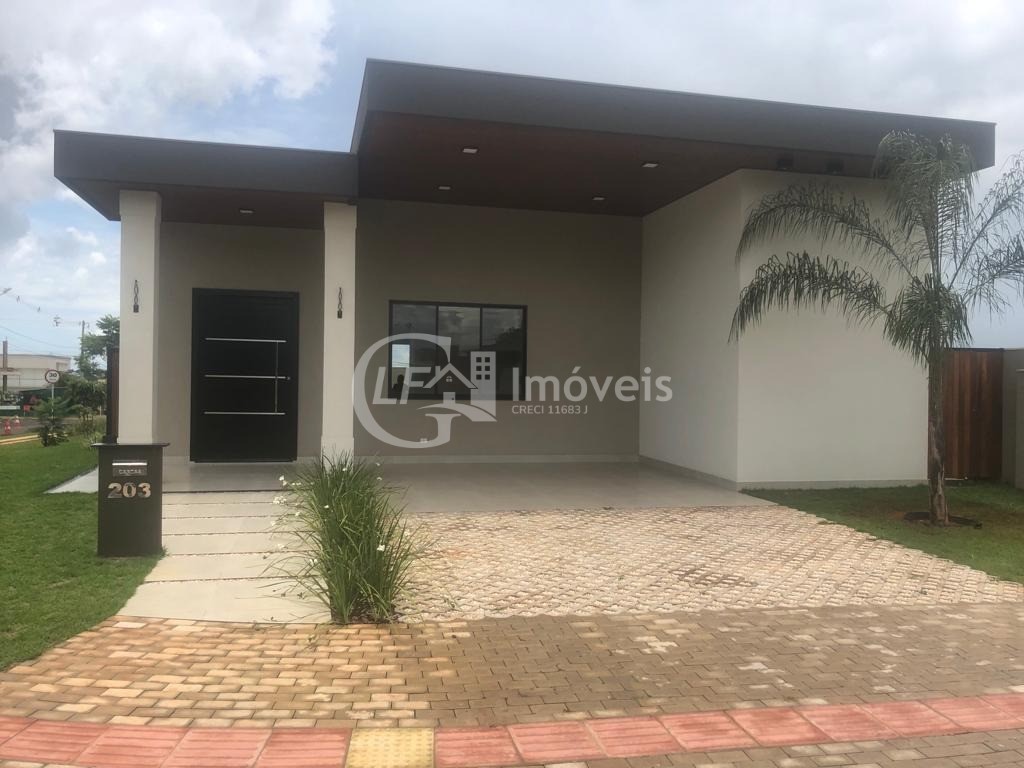 Casa à venda com 4 quartos, 237m² - Foto 1