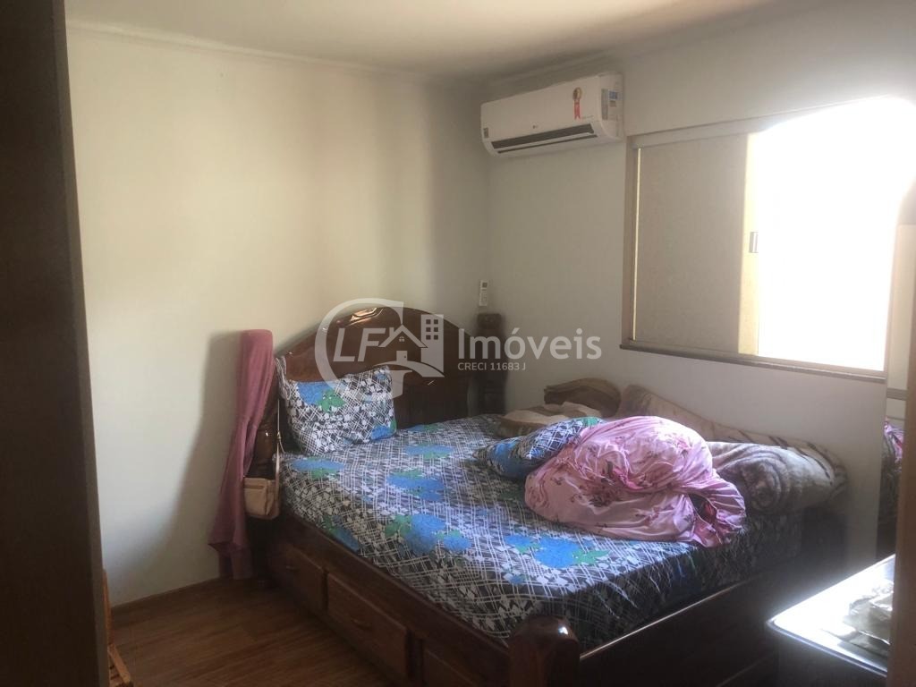 Casa à venda com 3 quartos, 200m² - Foto 14