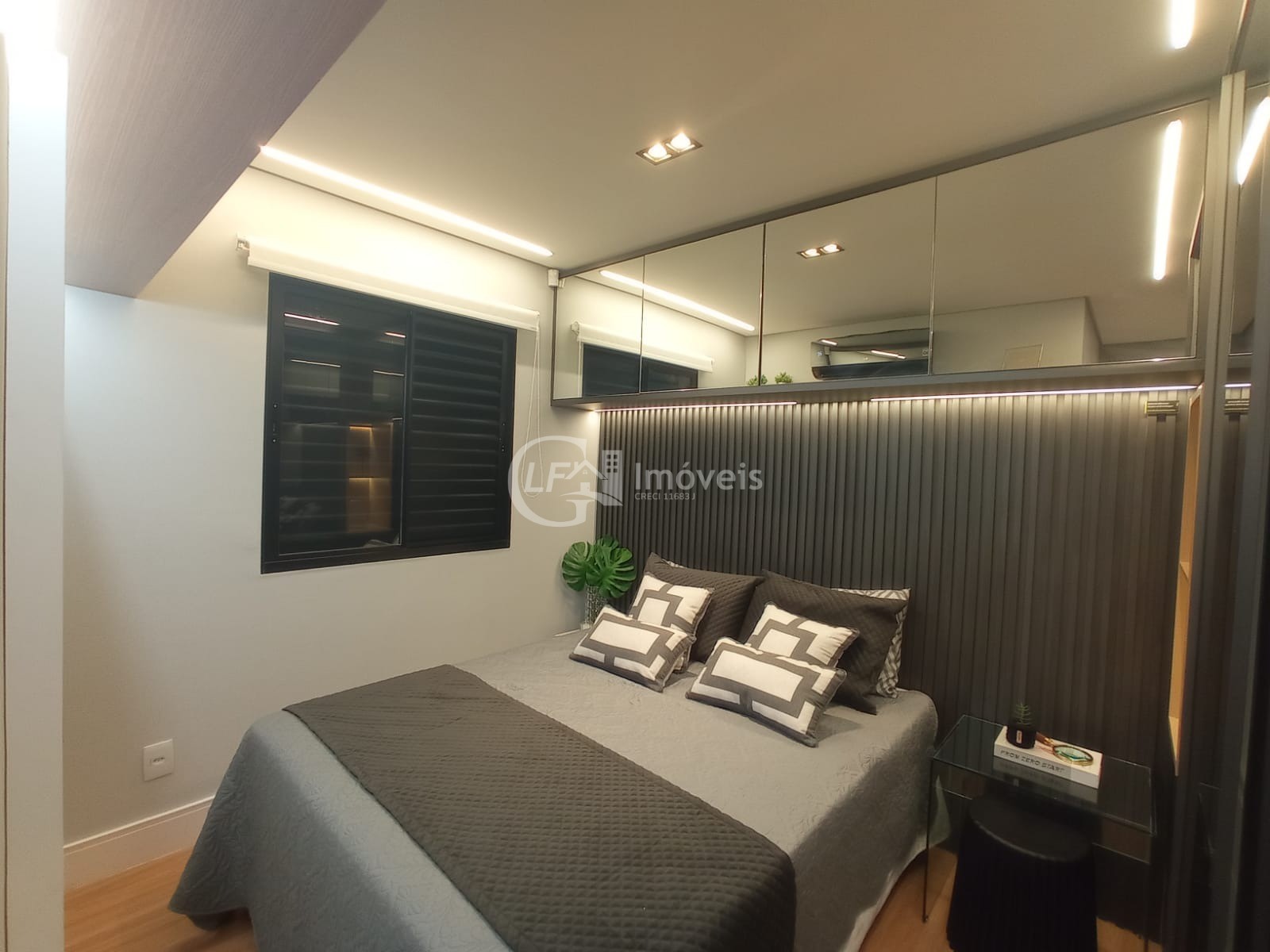 Apartamento à venda com 2 quartos, 65m² - Foto 9