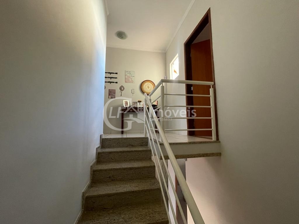 Casa à venda com 1 quarto, 180m² - Foto 13