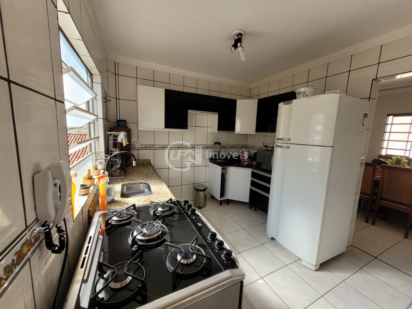 Apartamento à venda com 3 quartos, 75m² - Foto 4