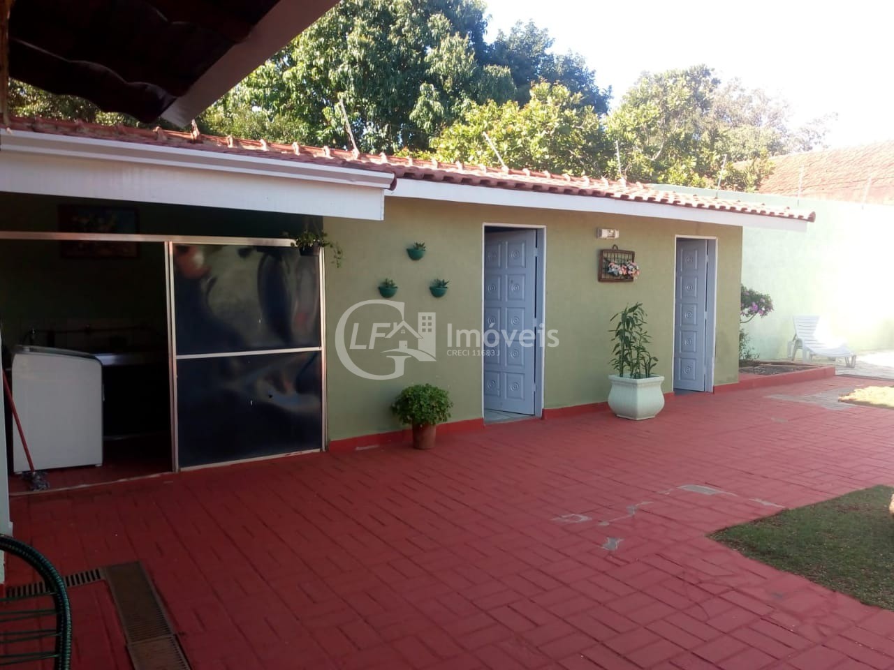 Casa à venda com 3 quartos, 180m² - Foto 2