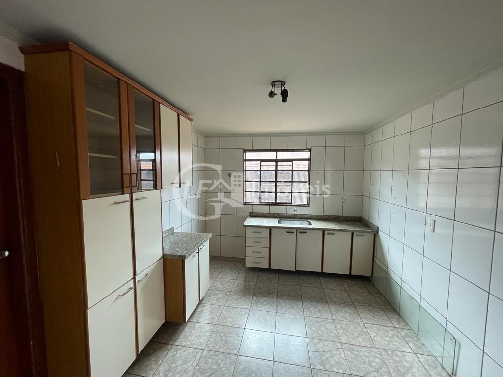 Casa à venda com 3 quartos, 250m² - Foto 14