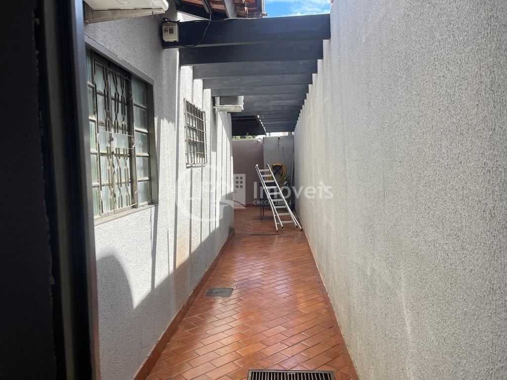 Casa à venda com 3 quartos, 360m² - Foto 9