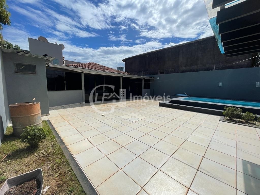 Casa à venda com 3 quartos, 360m² - Foto 5