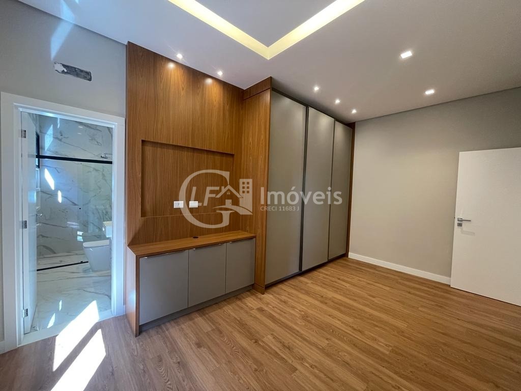 Casa à venda com 3 quartos, 234m² - Foto 17