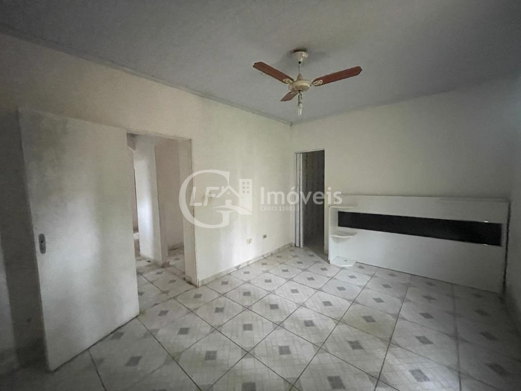 Casa à venda com 2 quartos, 360m² - Foto 2