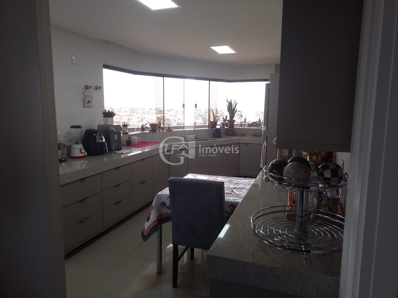 Apartamento à venda com 2 quartos, 368m² - Foto 2