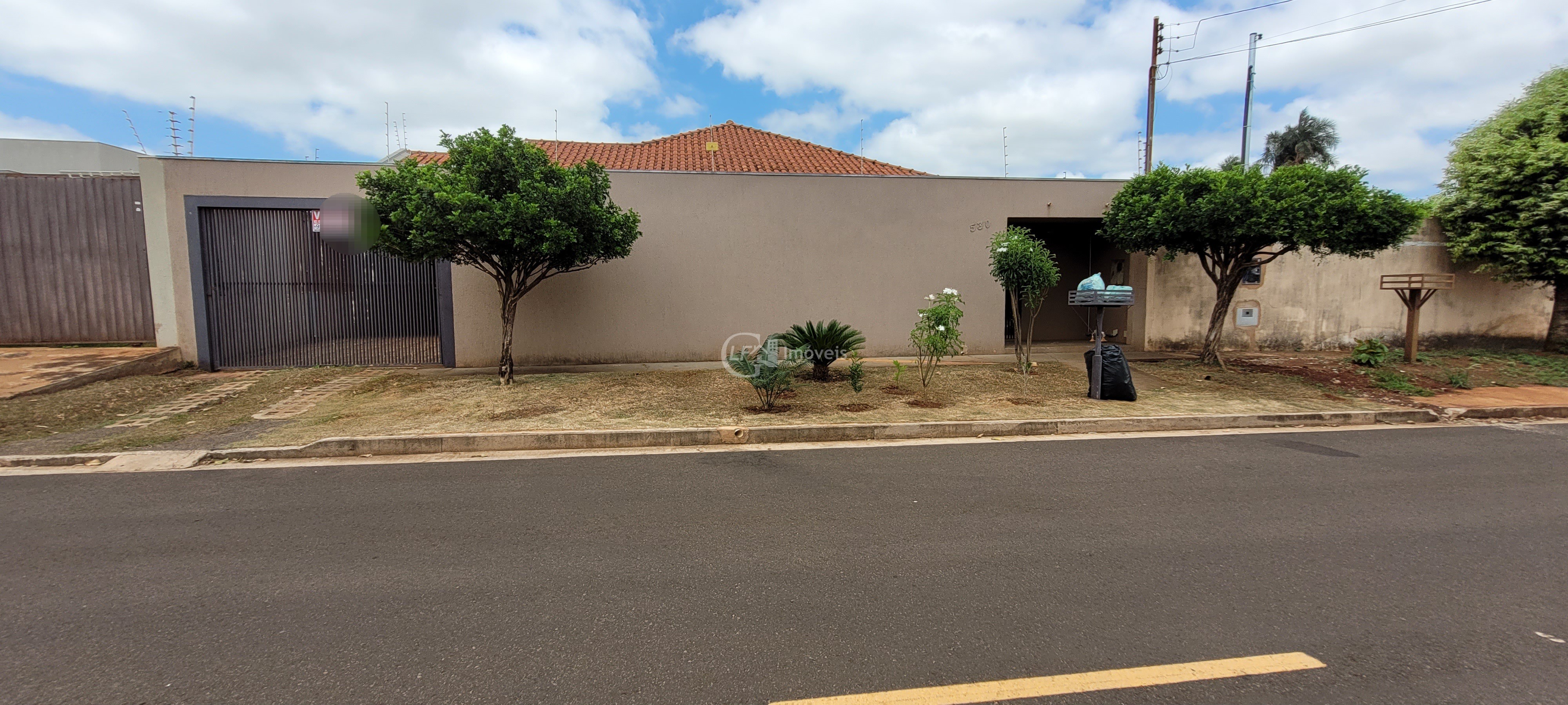 Casa à venda com 4 quartos - Foto 1