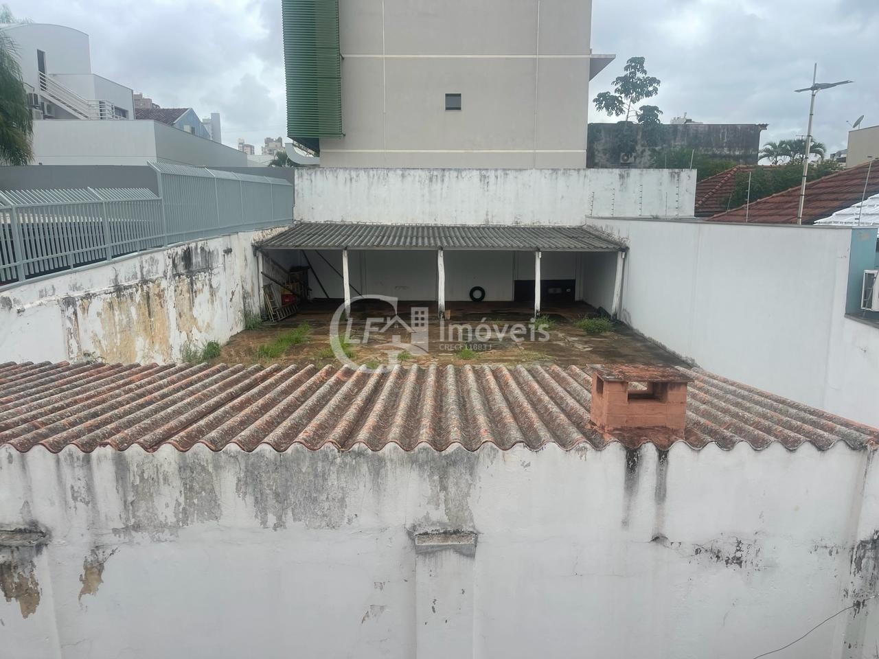 Casa à venda com 6 quartos, 300m² - Foto 13