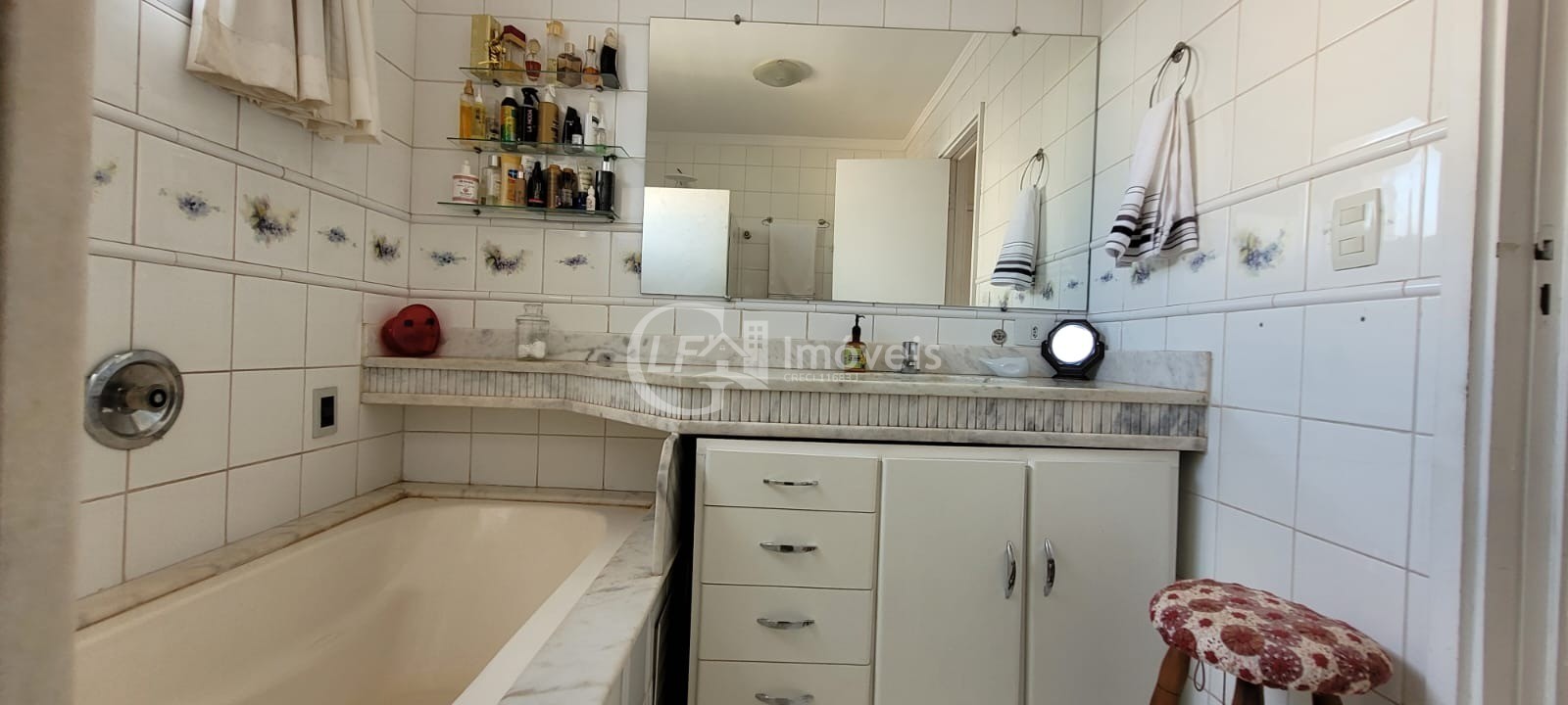 Apartamento à venda com 4 quartos, 200m² - Foto 17