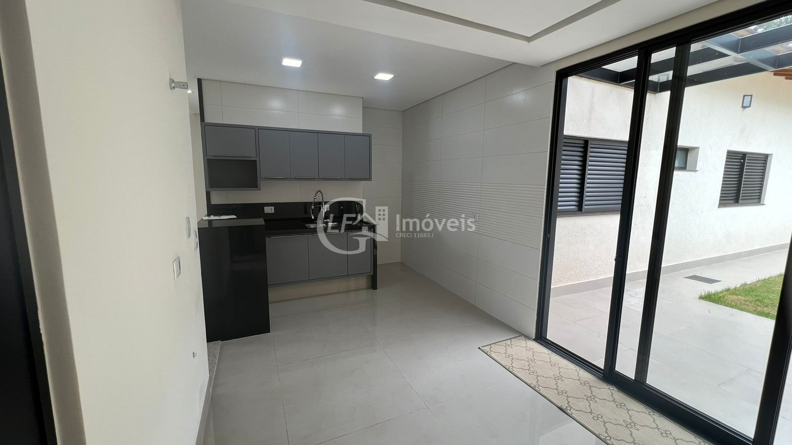 Casa à venda com 3 quartos, 143m² - Foto 7