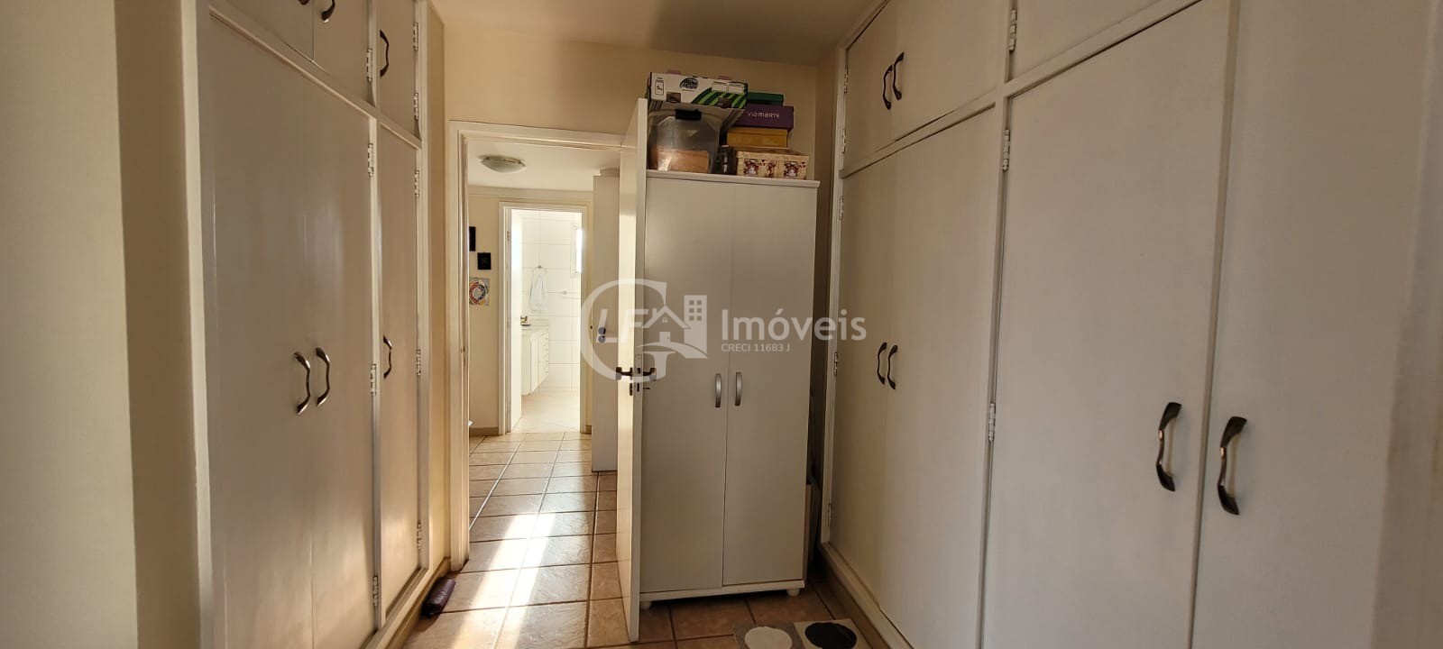 Apartamento à venda com 4 quartos, 200m² - Foto 15