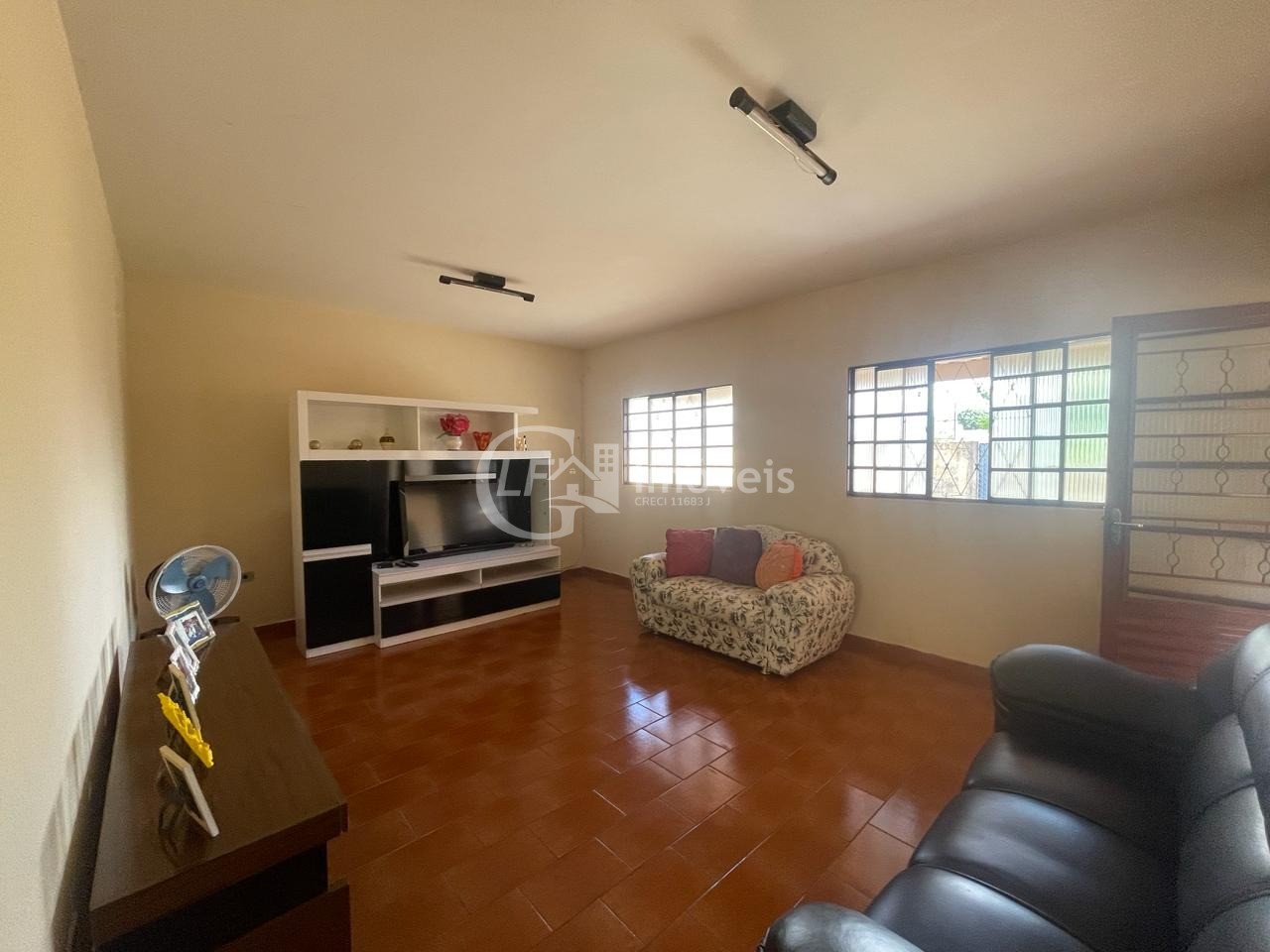 Casa à venda com 2 quartos, 360m² - Foto 22