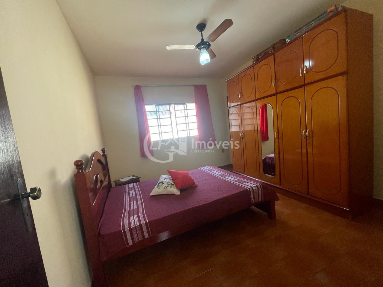 Casa à venda com 2 quartos, 360m² - Foto 18