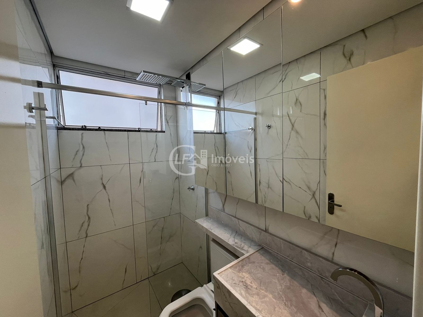 Apartamento à venda com 2 quartos, 63m² - Foto 10