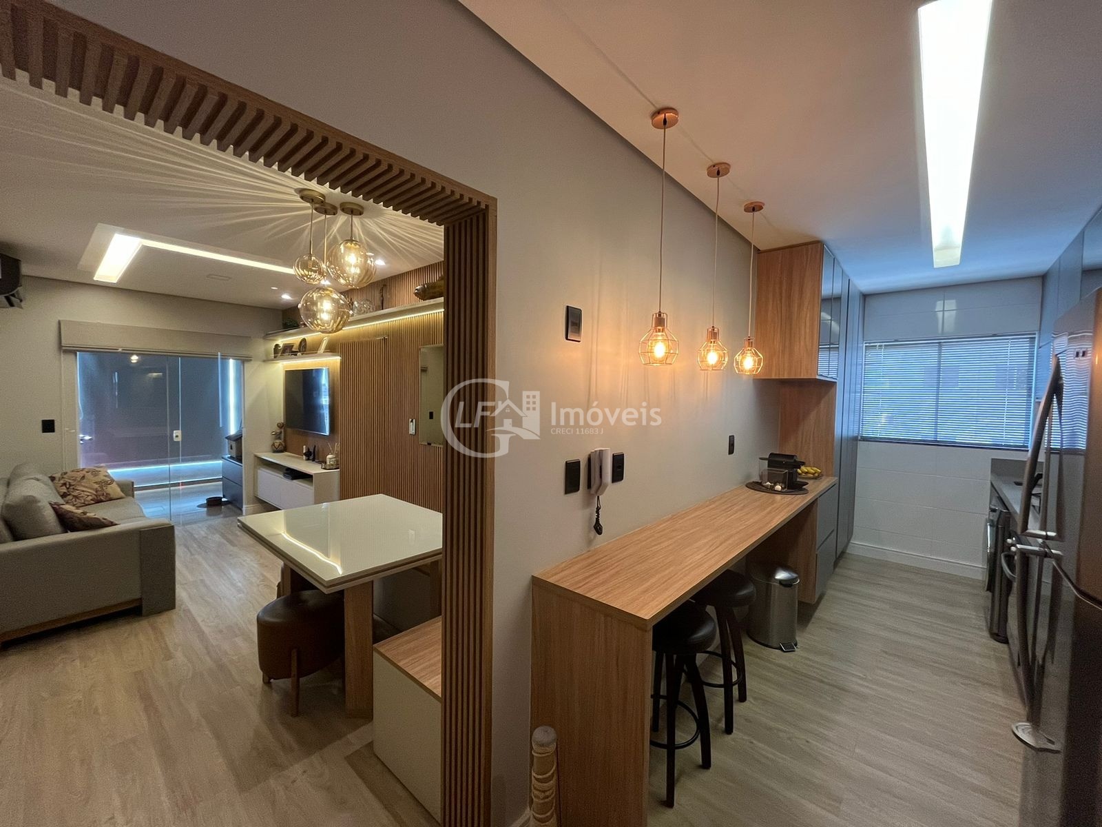 Apartamento à venda com 2 quartos, 63m² - Foto 3