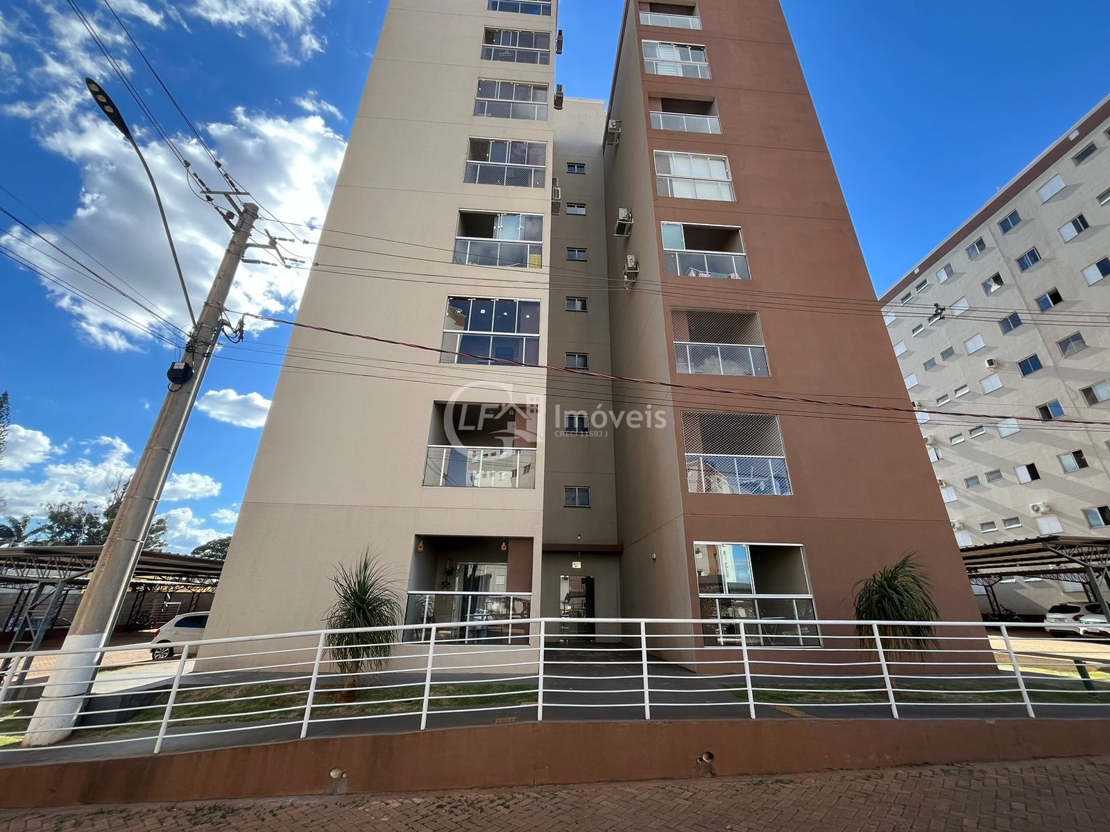 Apartamento à venda com 2 quartos, 63m² - Foto 1