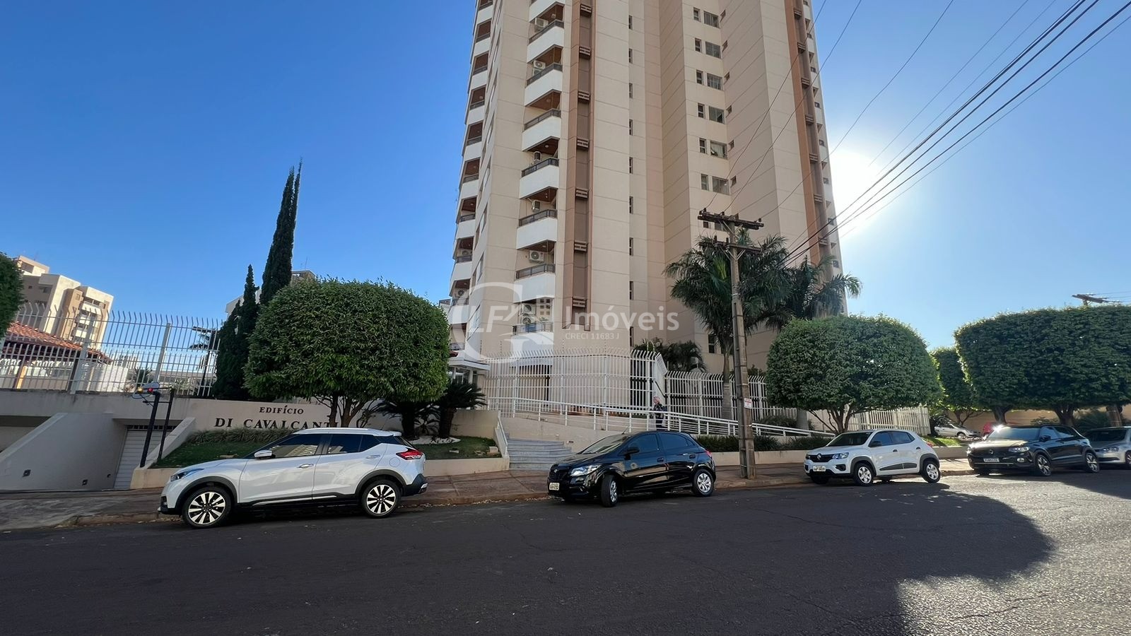 Apartamento à venda com 3 quartos, 124m² - Foto 1