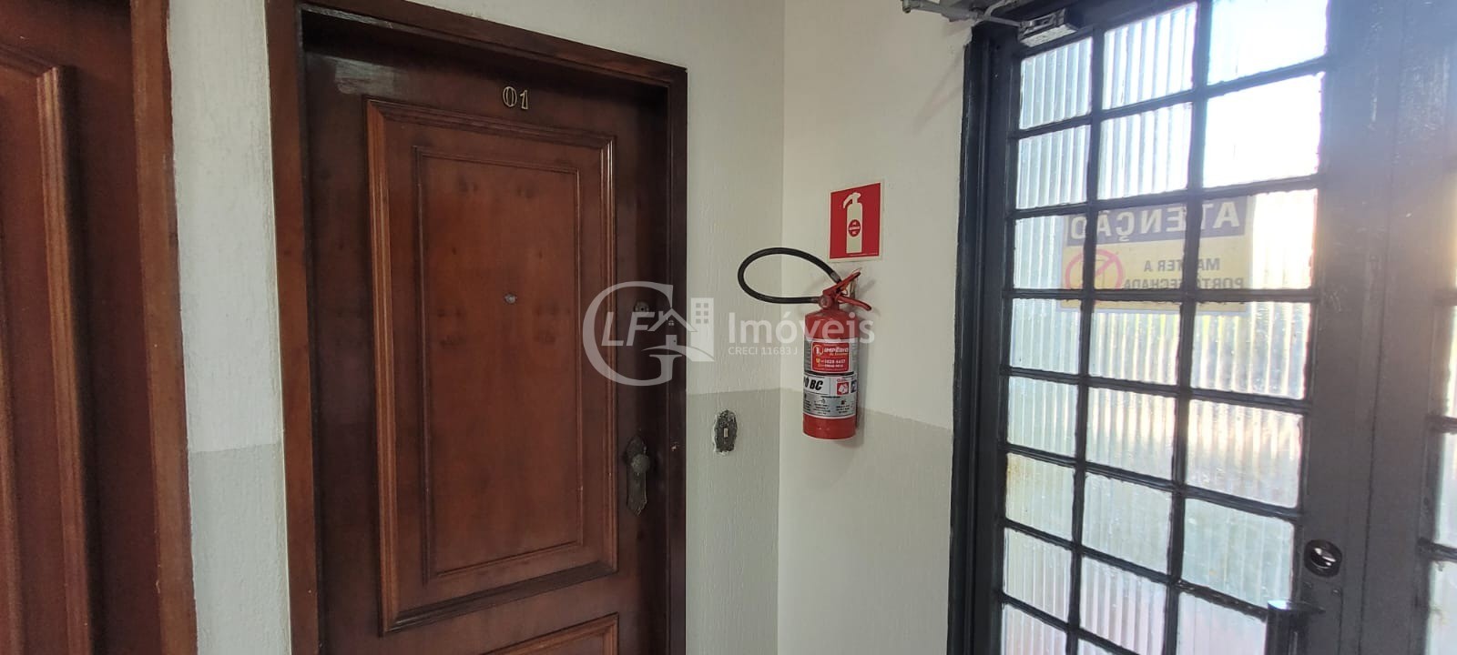 Apartamento para alugar com 2 quartos, 64m² - Foto 12