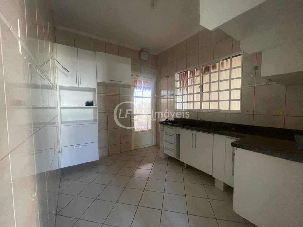 Casa à venda com 3 quartos, 180m² - Foto 9