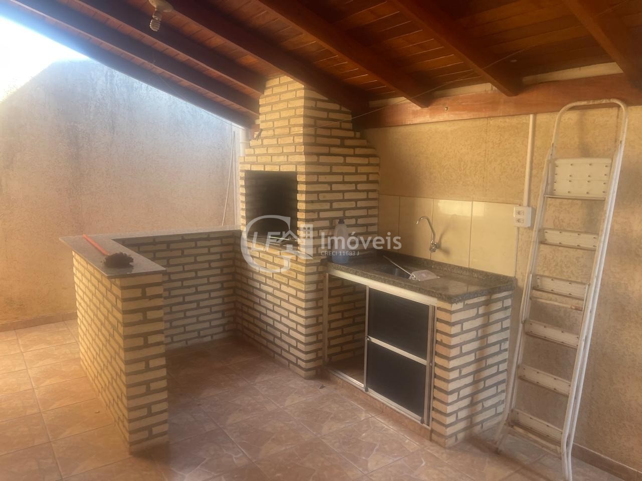 Casa à venda com 3 quartos, 180m² - Foto 4