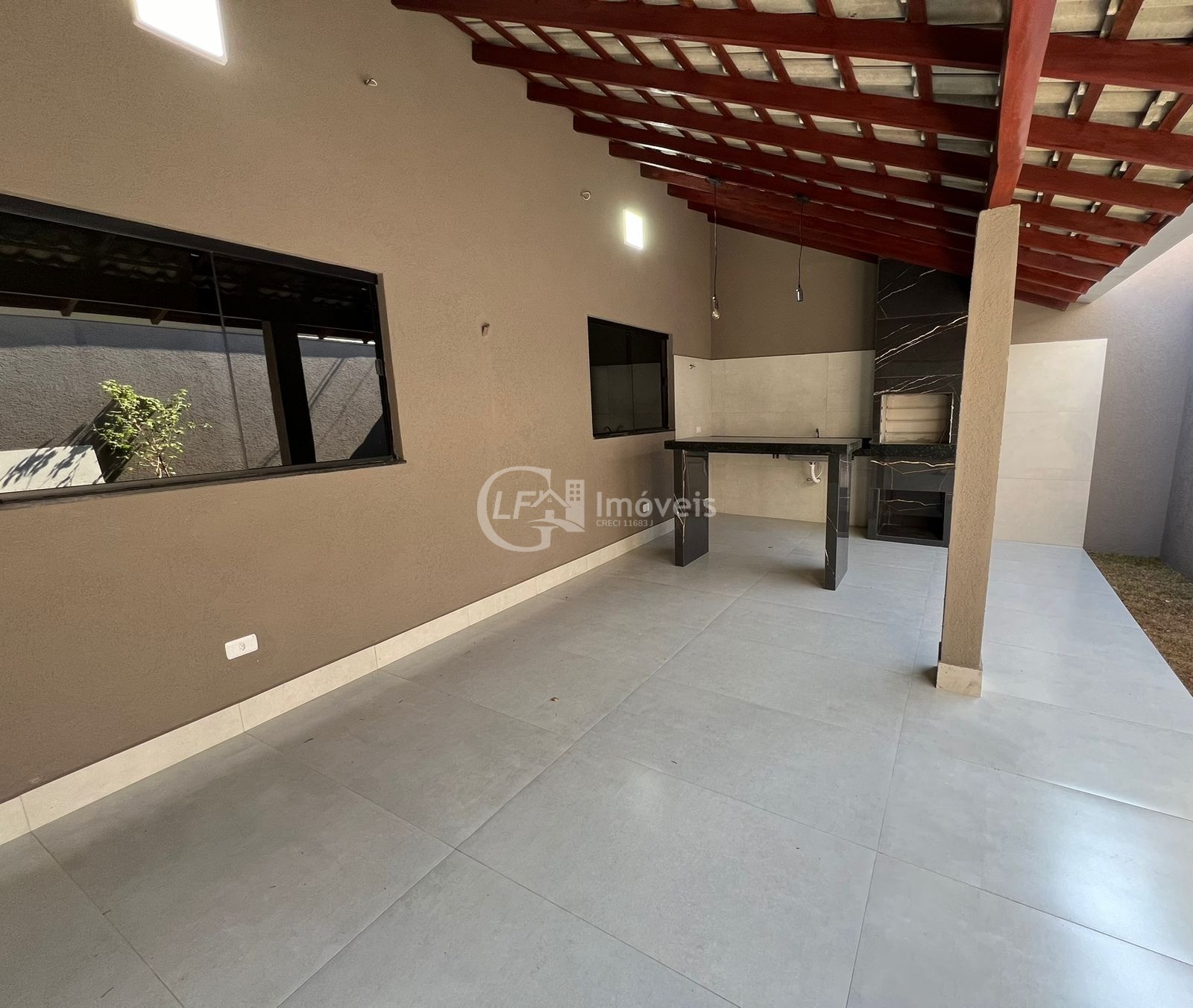 Casa à venda com 3 quartos, 180m² - Foto 3