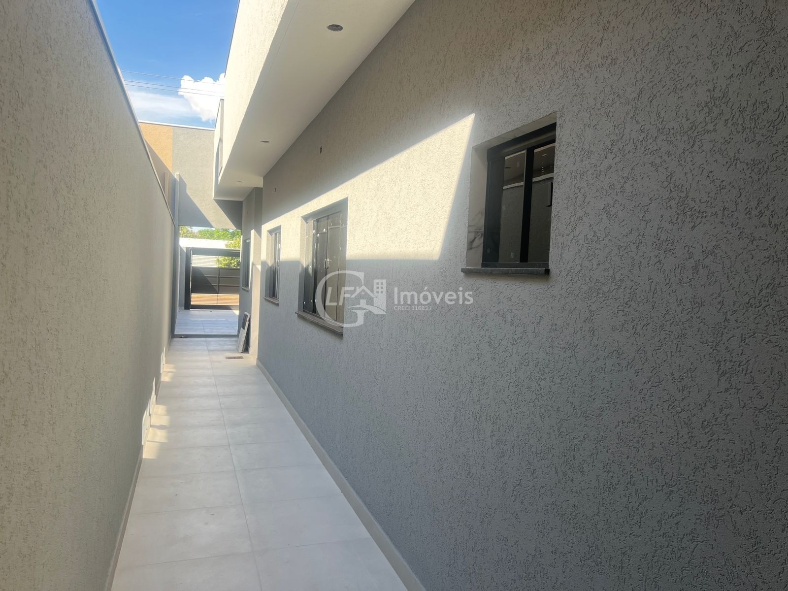 Casa à venda com 3 quartos, 228m² - Foto 5