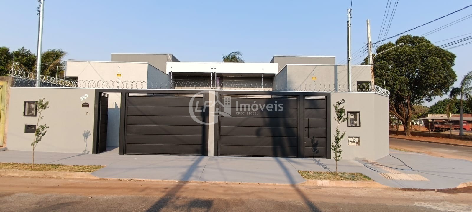 Casa à venda com 2 quartos, 114m² - Foto 1