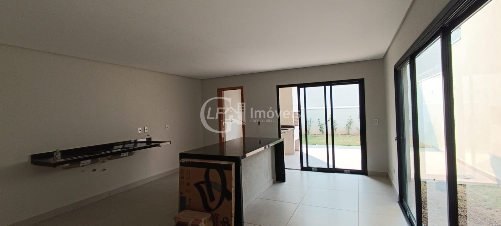 Casa à venda com 3 quartos, 202m² - Foto 9