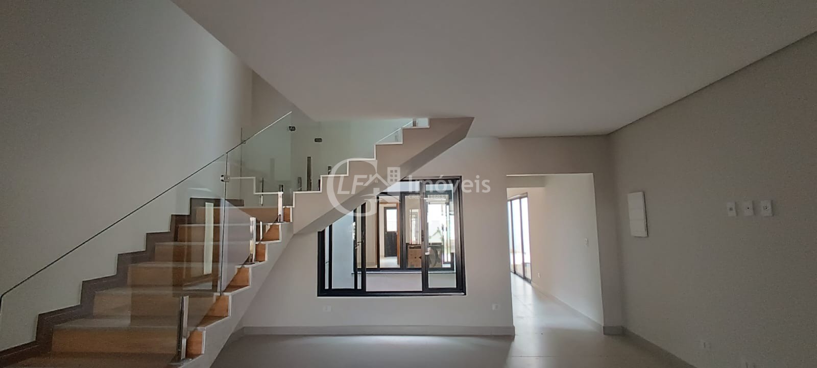 Casa à venda com 3 quartos, 202m² - Foto 4