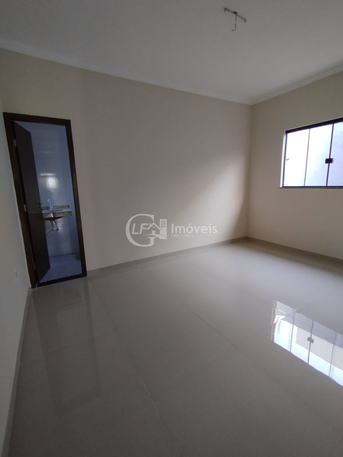 Casa à venda com 3 quartos, 180m² - Foto 4